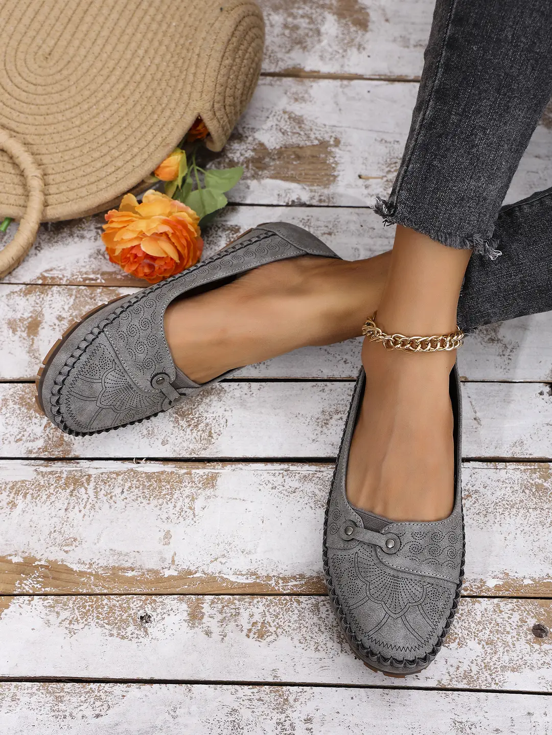 Large Size Popular Foreign Trade Stitched Laser Women's Flats Loafers Foreign Trade Cross-Border E-Commerce Supply Retro — feature 16