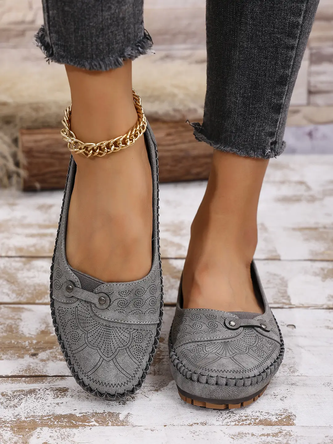 Large Size Popular Foreign Trade Stitched Laser Women's Flats Loafers Foreign Trade Cross-Border E-Commerce Supply Retro — feature 17