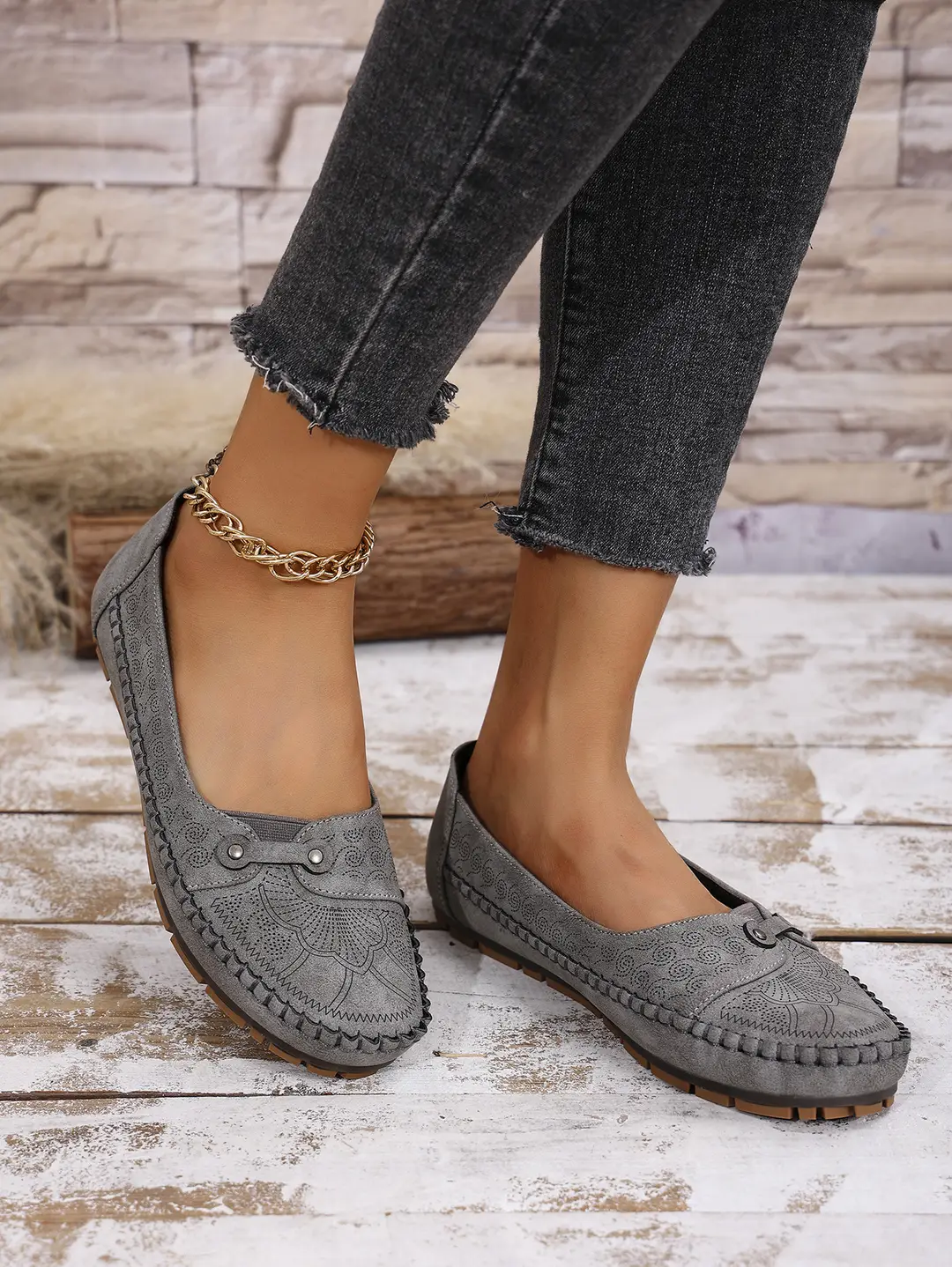 Large Size Popular Foreign Trade Stitched Laser Women's Flats Loafers Foreign Trade Cross-Border E-Commerce Supply Retro — feature 18