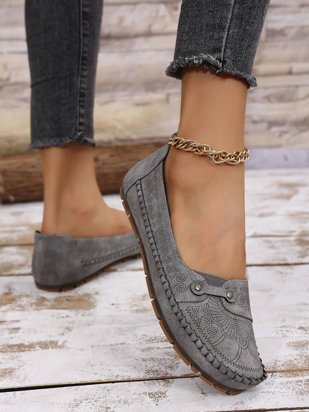 Large Size Popular Foreign Trade Stitched Laser Women's Flats Loafers Foreign Trade Cross-Border E-Commerce Supply Retro — feature 19