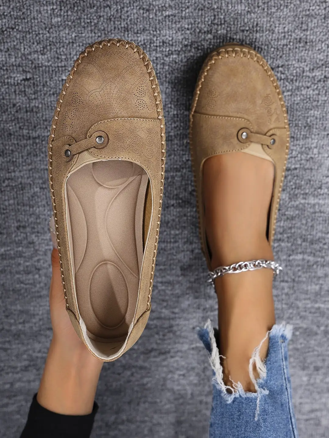 Large Size Popular Foreign Trade Stitched Laser Women's Flats Loafers Foreign Trade Cross-Border E-Commerce Supply Retro — feature 2