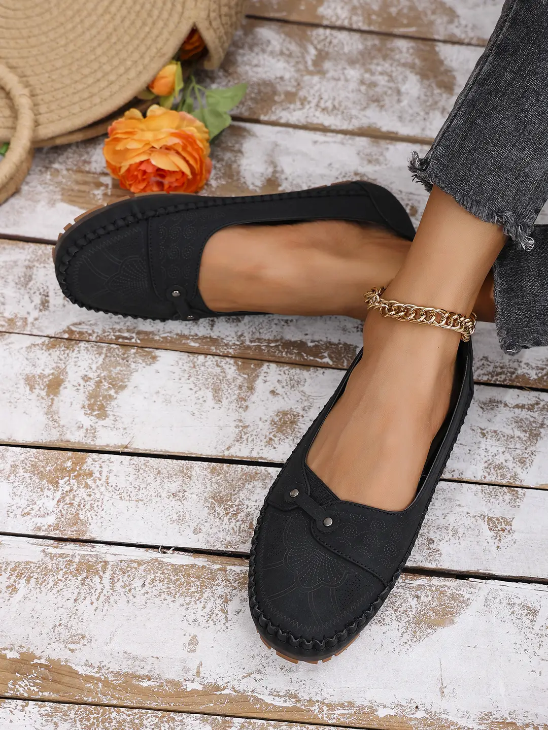Large Size Popular Foreign Trade Stitched Laser Women's Flats Loafers Foreign Trade Cross-Border E-Commerce Supply Retro — feature 23