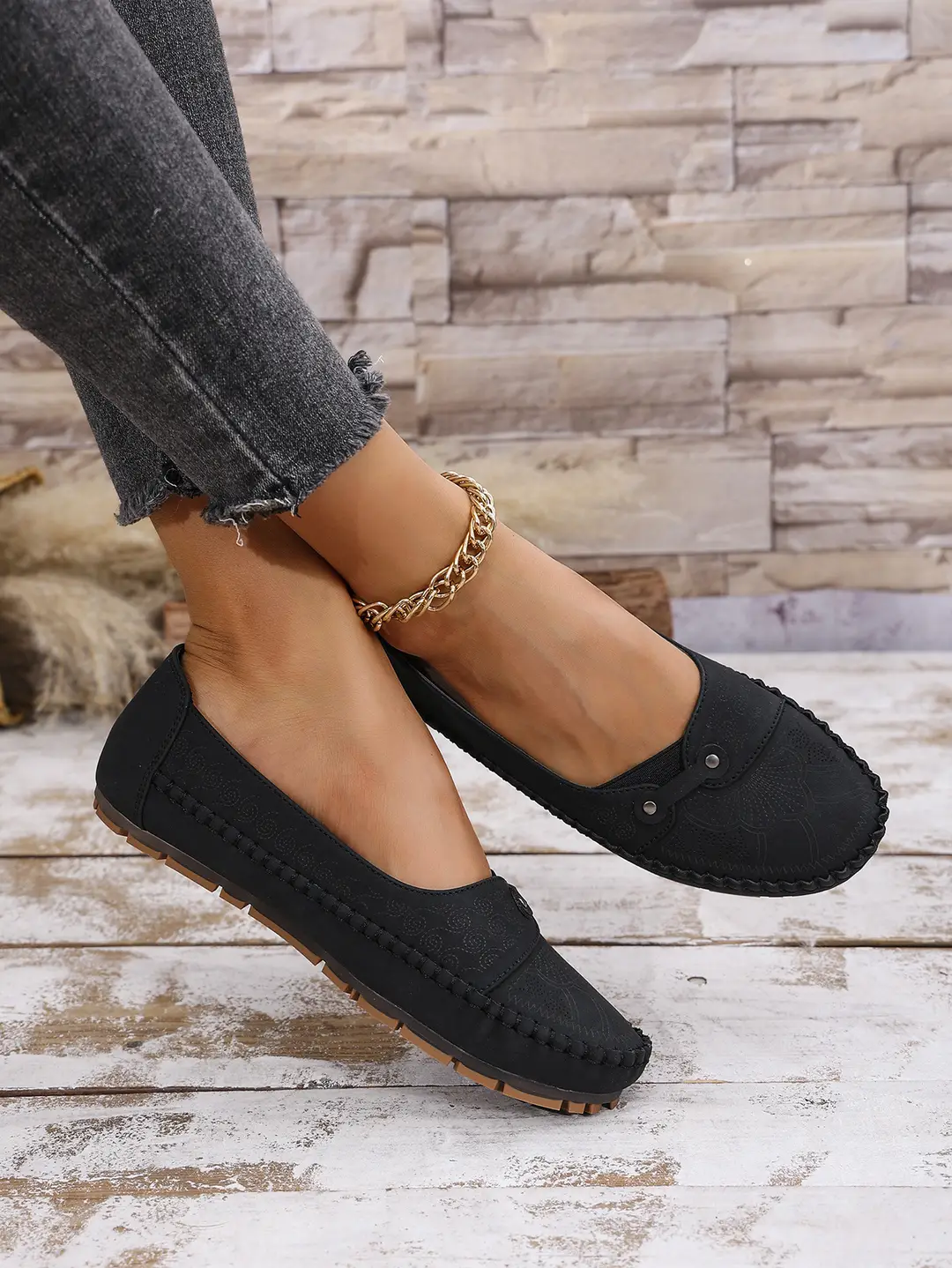 Large Size Popular Foreign Trade Stitched Laser Women's Flats Loafers Foreign Trade Cross-Border E-Commerce Supply Retro — feature 25