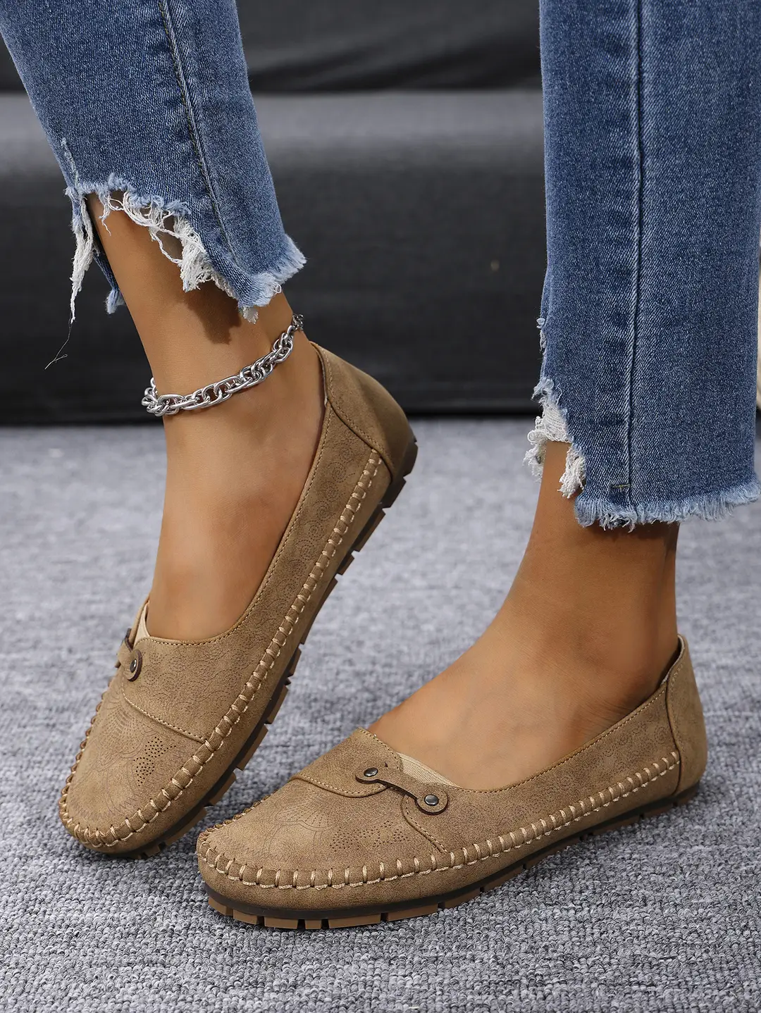 Large Size Popular Foreign Trade Stitched Laser Women's Flats Loafers Foreign Trade Cross-Border E-Commerce Supply Retro — feature 6