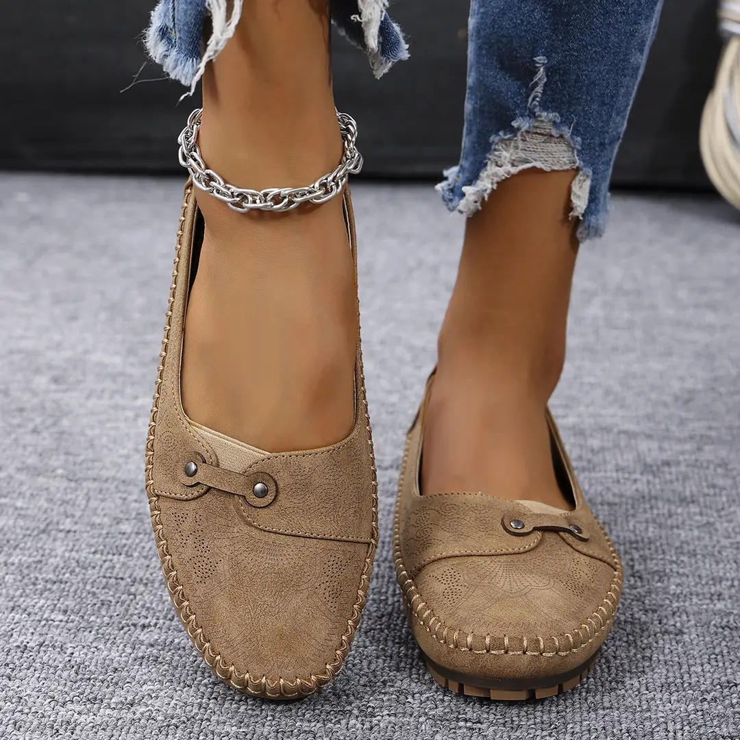 Large Size Popular Foreign Trade Stitched Laser Women's Flats Loafers Foreign Trade Cross-Border E-Commerce Supply Retro - Image 3