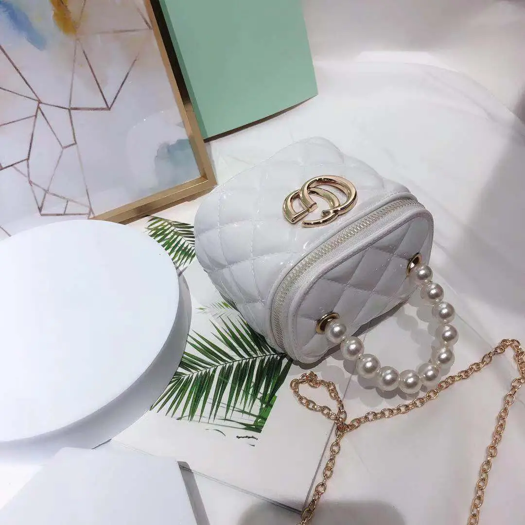 Jelly Quilted Cosmetic Bag Pearl Chain Shoulder Crossbody — feature 10