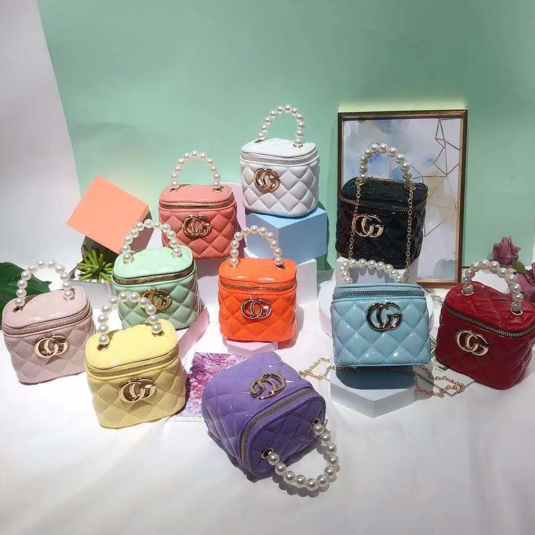 Jelly Quilted Cosmetic Bag Pearl Chain Shoulder Crossbody — feature 2