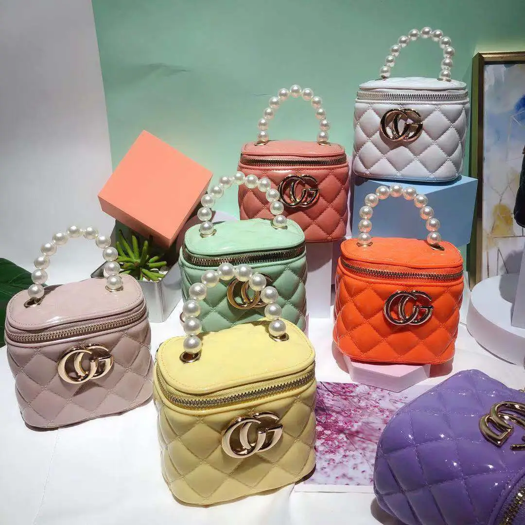 Jelly Quilted Cosmetic Bag Pearl Chain Shoulder Crossbody — feature 4