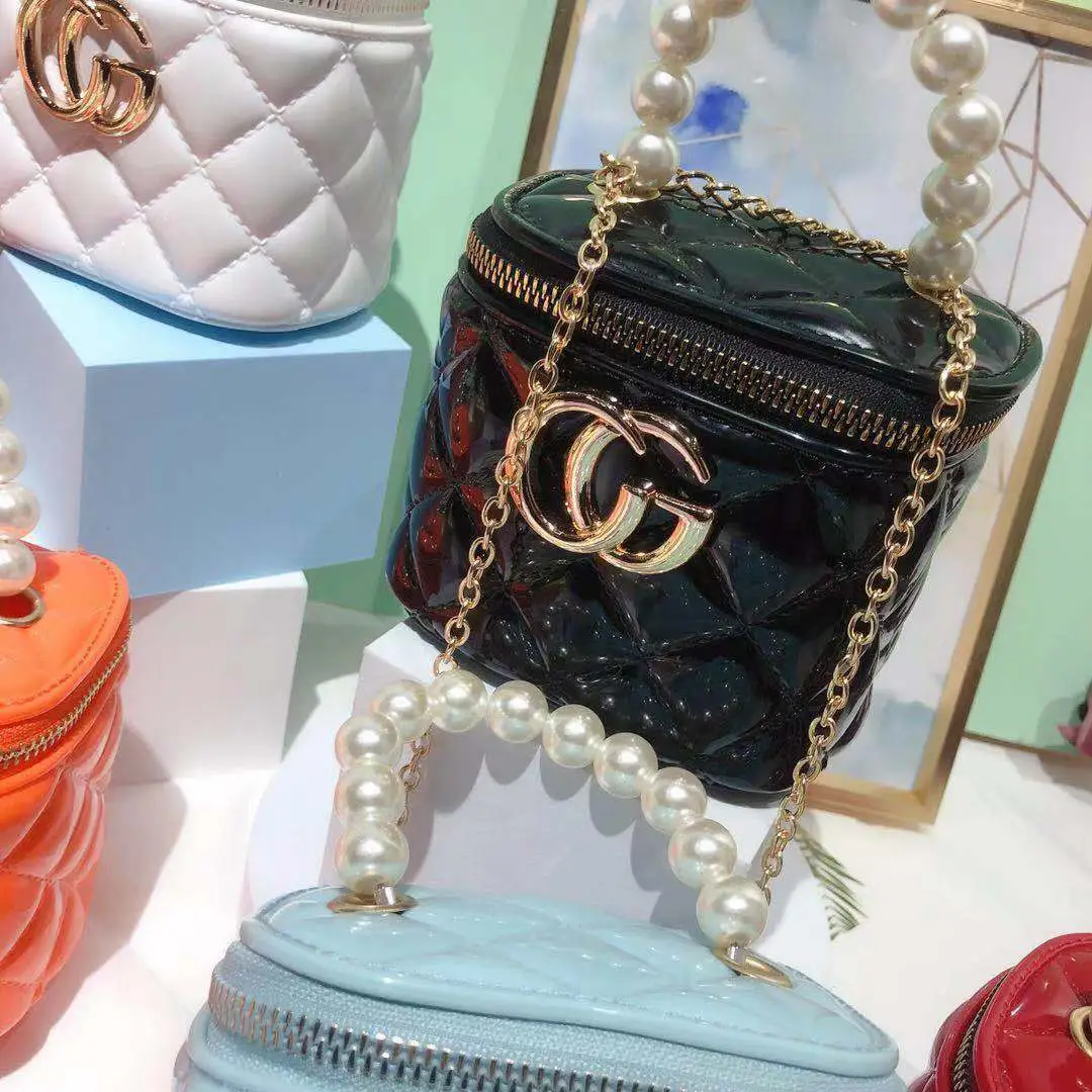 Jelly Quilted Cosmetic Bag Pearl Chain Shoulder Crossbody — feature 7