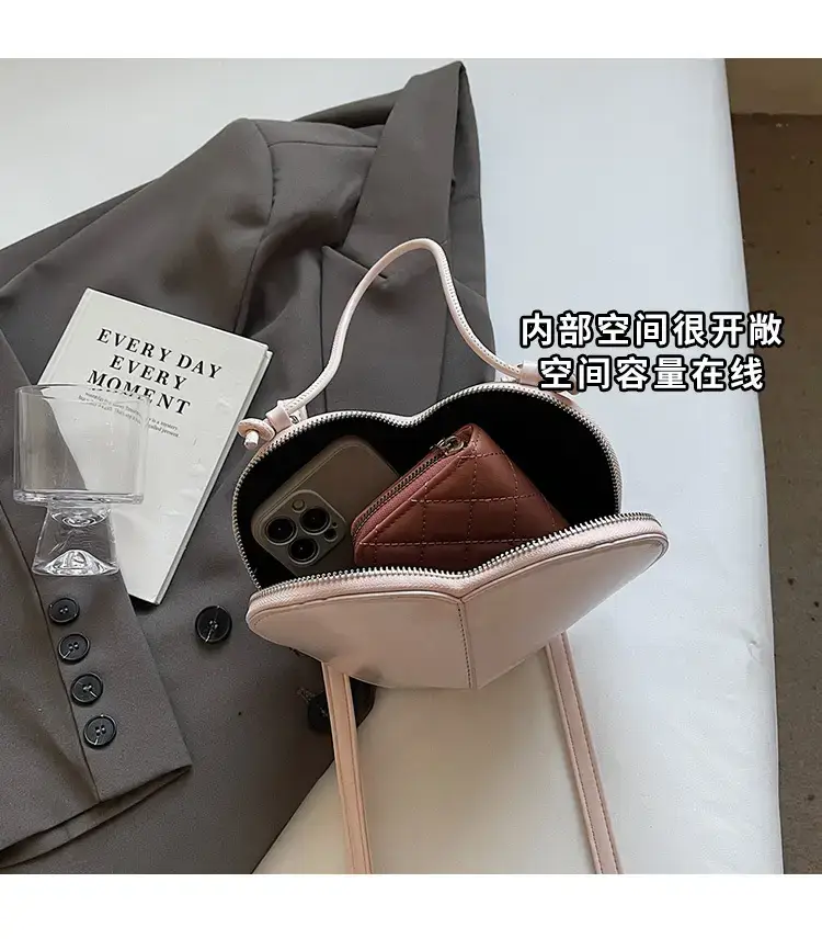 Black 3D Love Shoulder Bag for Women — feature 9