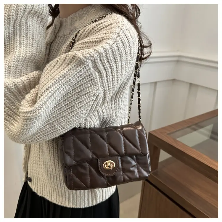 Retro Rhombic Chain Shoulder Bag Maroon 2024 — feature 14