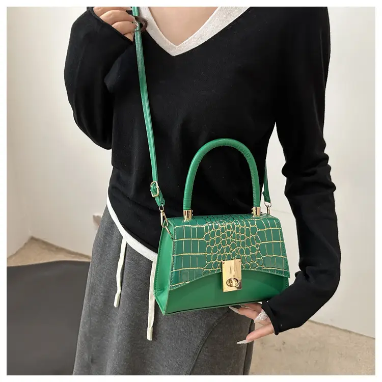 Pink Croc Leather Crossbody Bag 2025 Spring New — feature 12