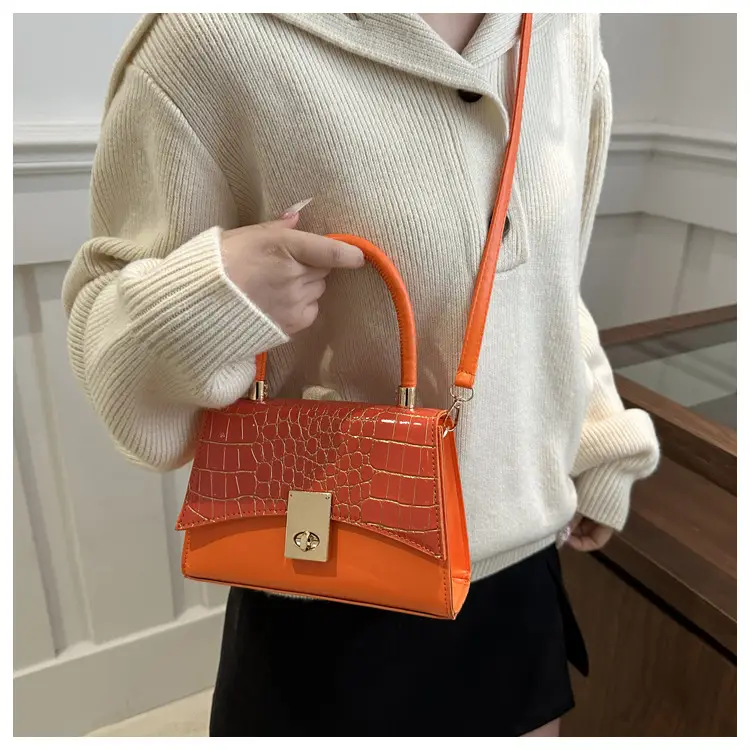 Pink Croc Leather Crossbody Bag 2025 Spring New — feature 14