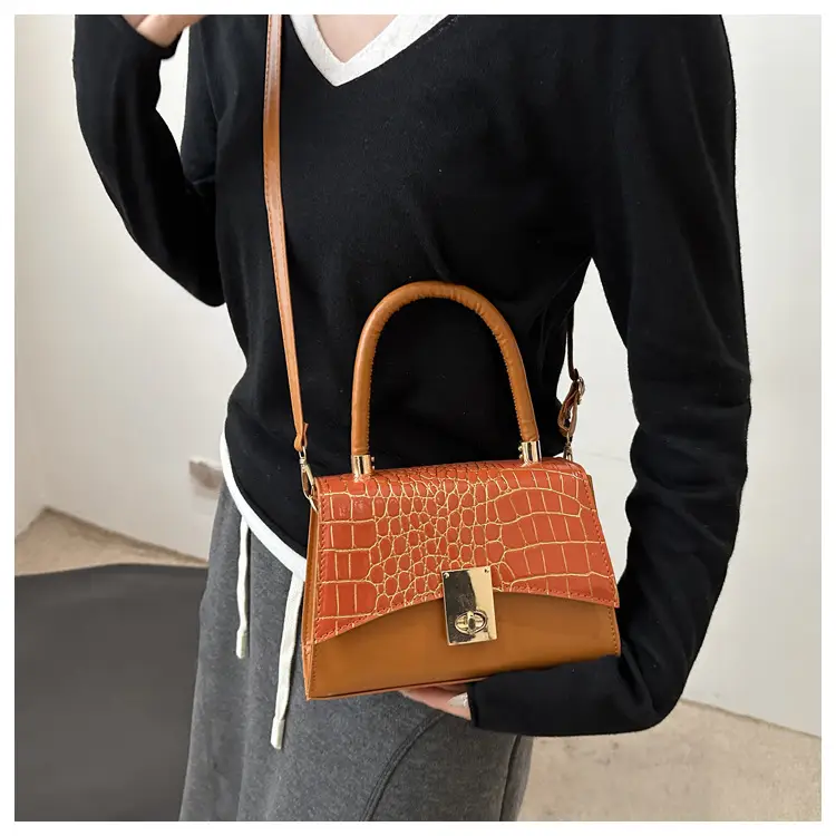 Pink Croc Leather Crossbody Bag 2025 Spring New — feature 9