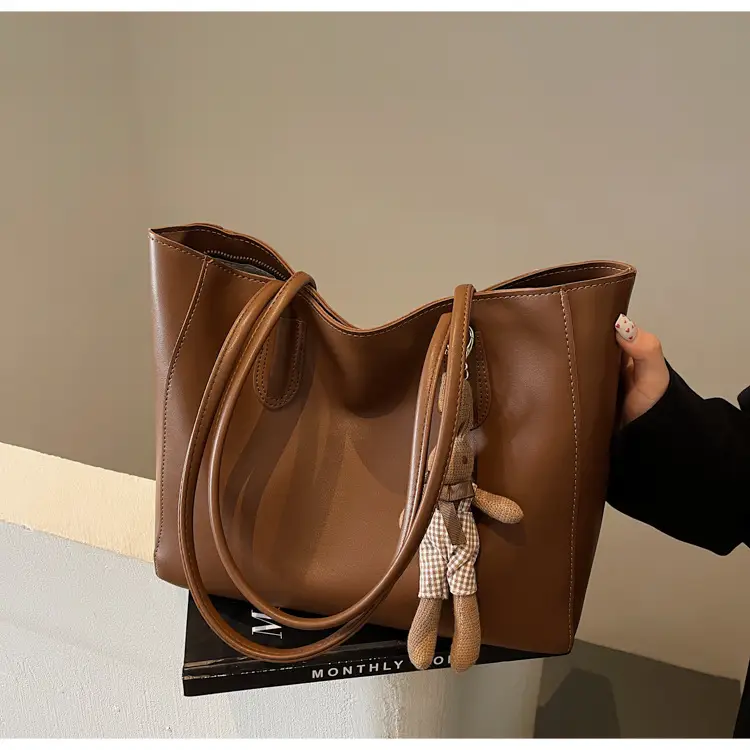 White Leather Tote Bag with Charm for Women — feature 8