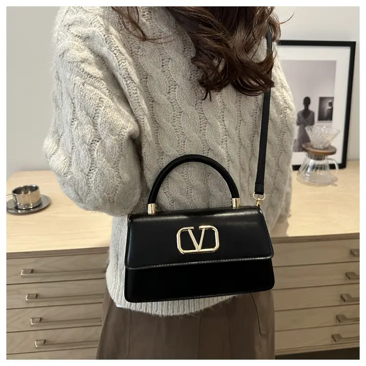Blue Underarm Embroidered Women's Shoulder Bag — feature 24