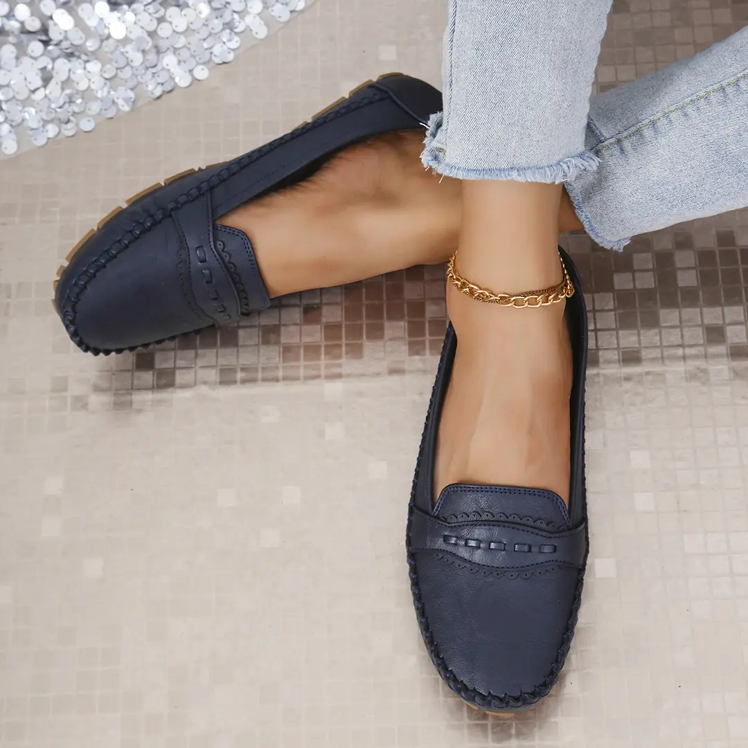 Large Size Popular Foreign Trade Stitched Laser-Cut Women's Flat Loafers, Fashionable Versatile Low-Top Shoes for Cross-Border E-Commerce Supply - Image 4