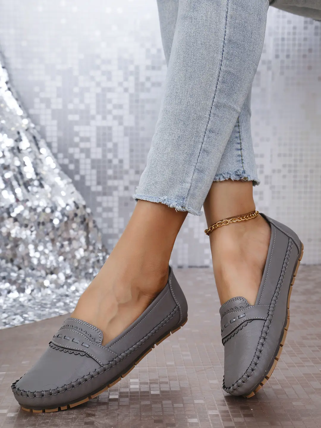 Large Size Popular Foreign Trade Stitched Laser-Cut Women's Flat Loafers, Fashionable Versatile Low-Top Shoes for Cross-Border E-Commerce Supply — feature 4
