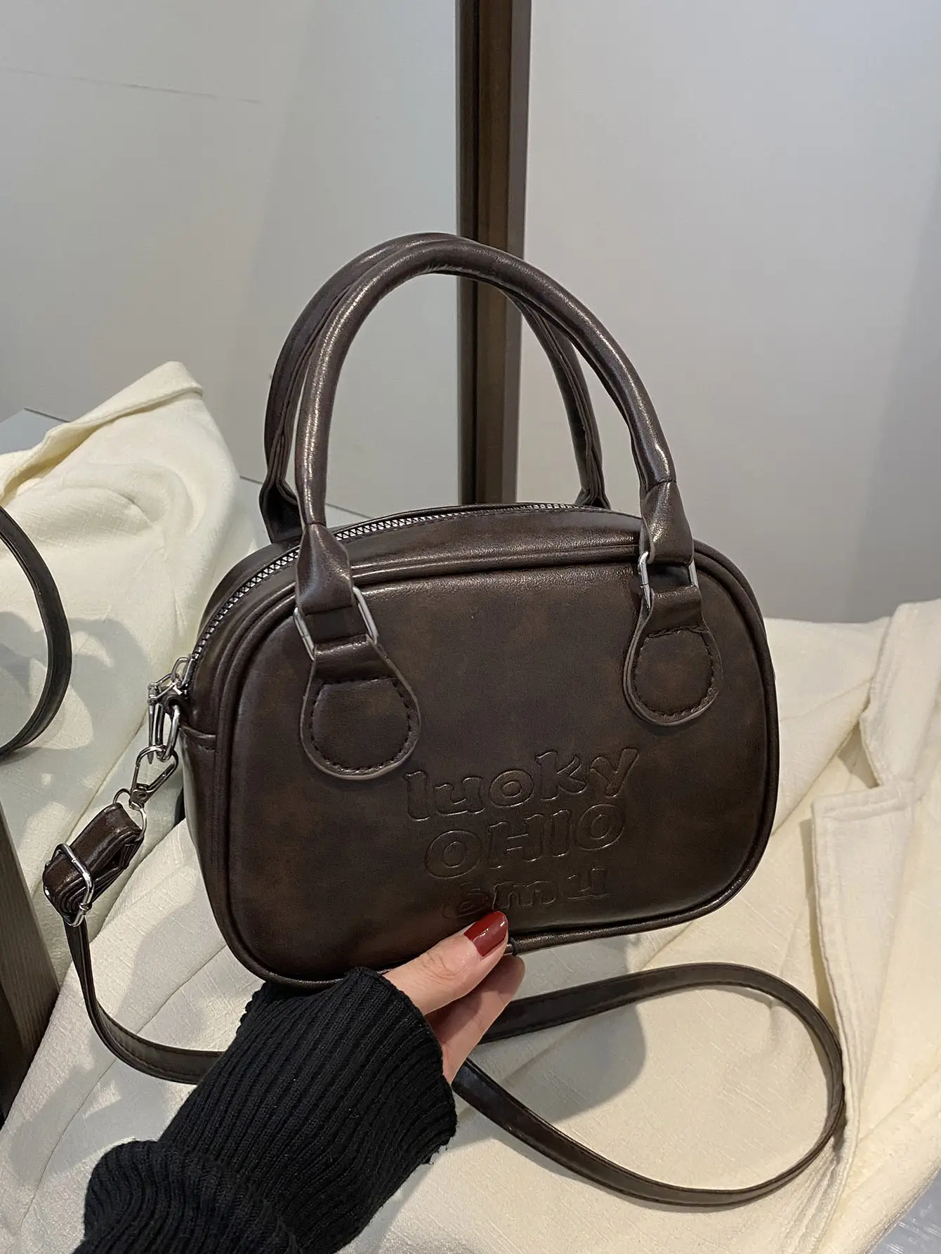 Women's Black Leather Commuter Bag with Detachable Strap - Image 4