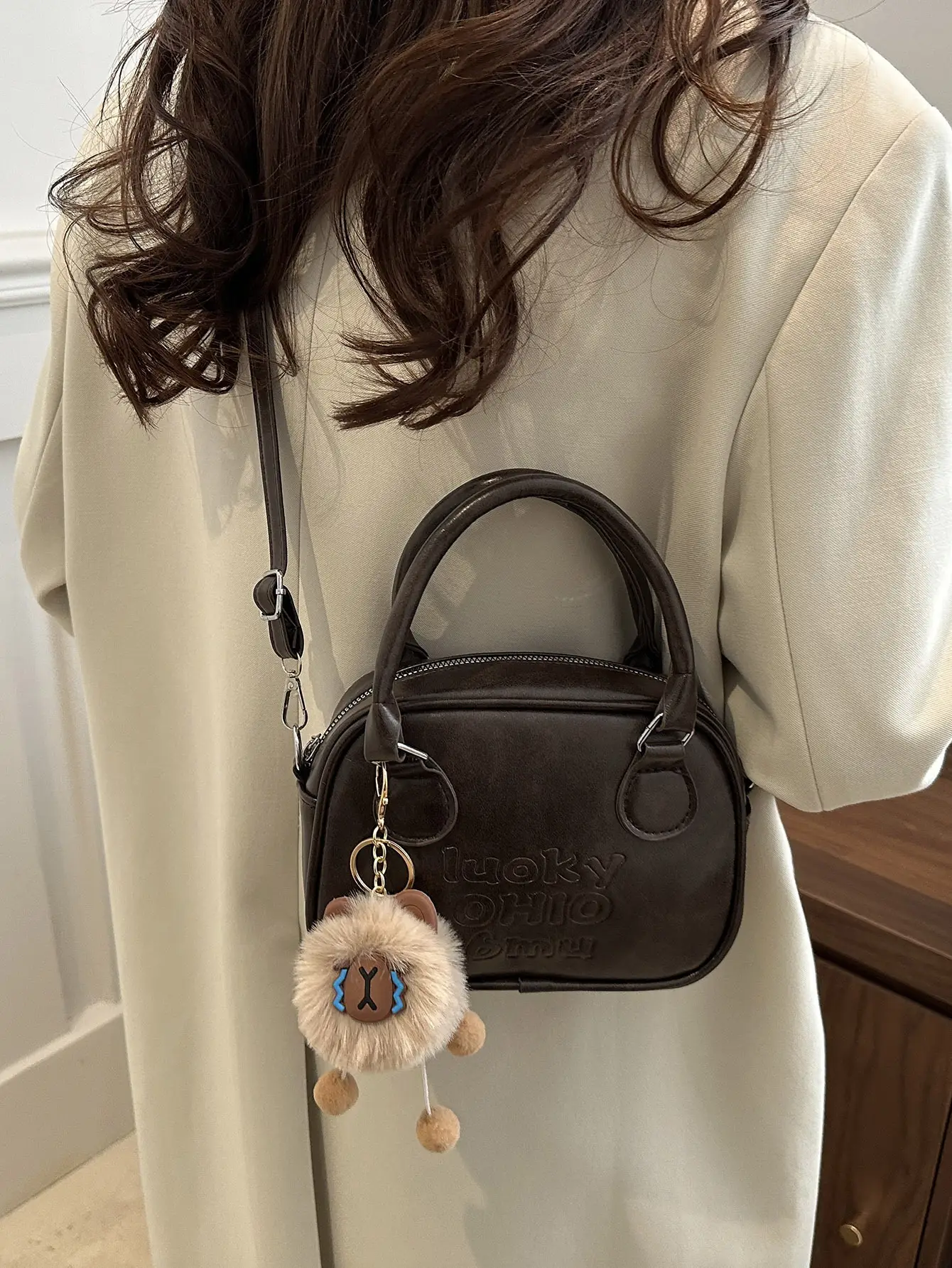 Women's Black Leather Commuter Bag with Detachable Strap - Image 6