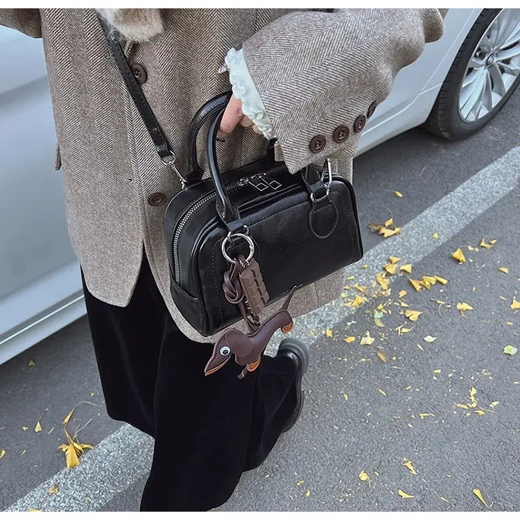 Women's Cross-Border Shoulder Bag Brown Leather 2026 Winter New Style — feature 16