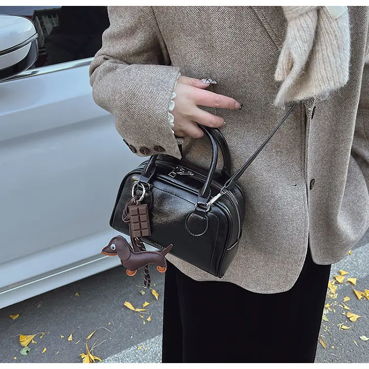 Women's Cross-Border Shoulder Bag Brown Leather 2026 Winter New Style — feature 17