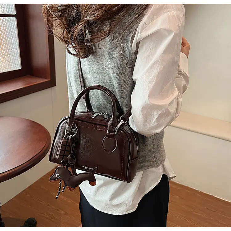 Women's Cross-Border Shoulder Bag Brown Leather 2026 Winter New Style — feature 23