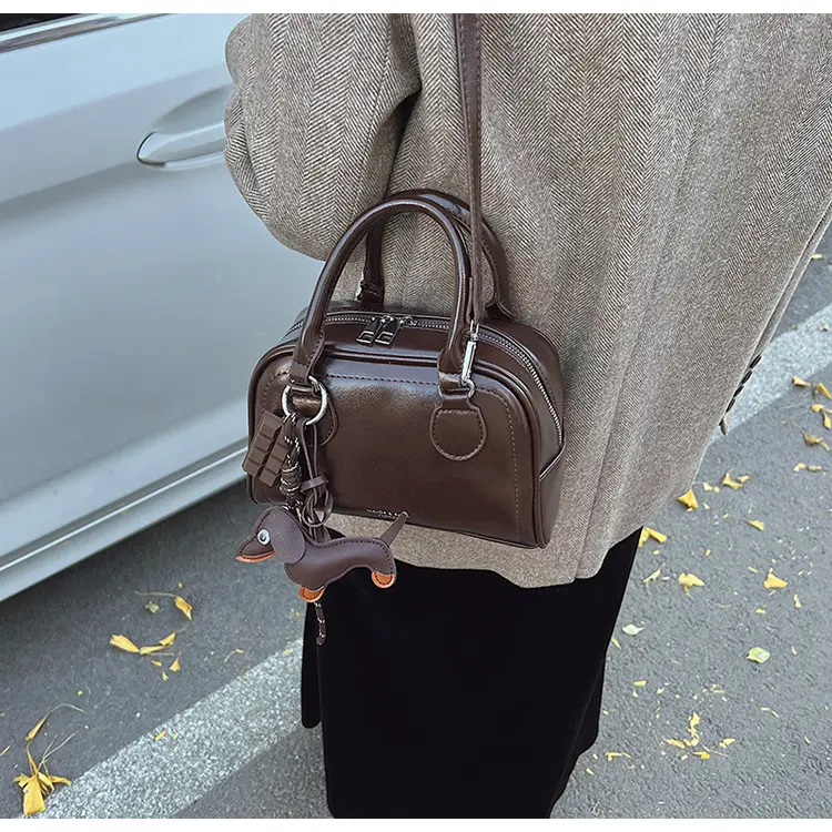 Women's Cross-Border Shoulder Bag Brown Leather 2026 Winter New Style — feature 9