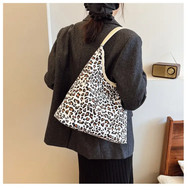 Leopard Print Large Capacity Tote Bag for Women — feature 11