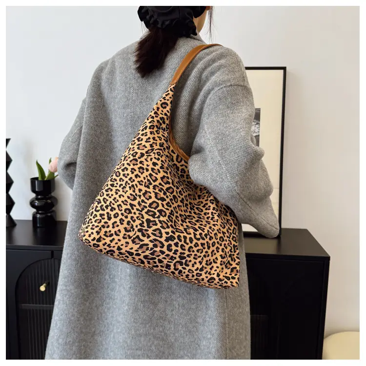 Leopard Print Large Capacity Tote Bag for Women — feature 13