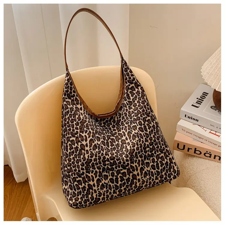 Leopard Print Large Capacity Tote Bag for Women