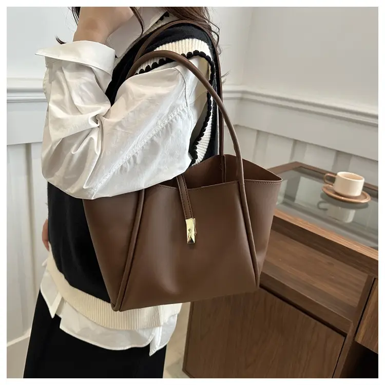 Black Leather Shoulder Bag with Gold Clasp for Women — feature 16