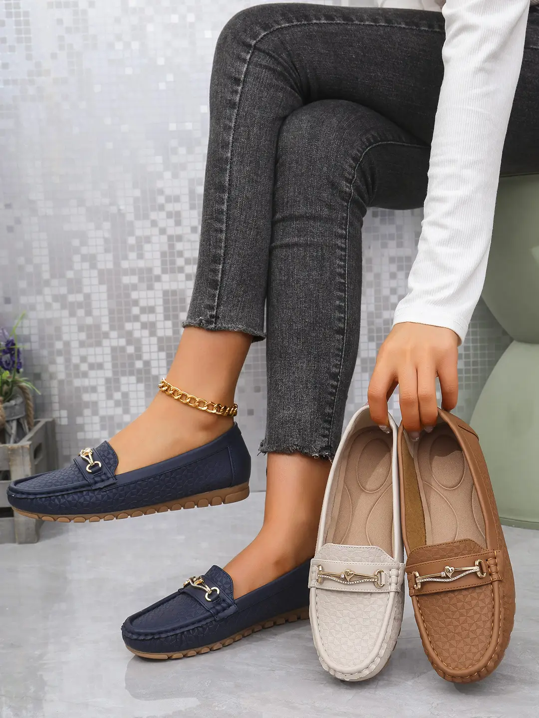 Plus-Size Popular Foreign Trade Stitched Laser-Cut Women's Flat Loafers, Cross-Border E-Commerce Supply, Retro Foreign Trade Same Style — feature 1
