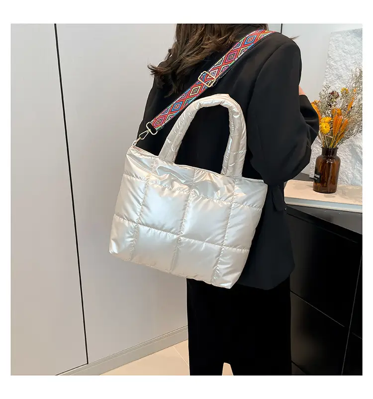 Korean Embroidered Shoulder Bag Black Large Capacity 2024 — feature 13