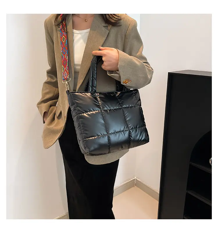 Korean Embroidered Shoulder Bag Black Large Capacity 2024 — feature 19