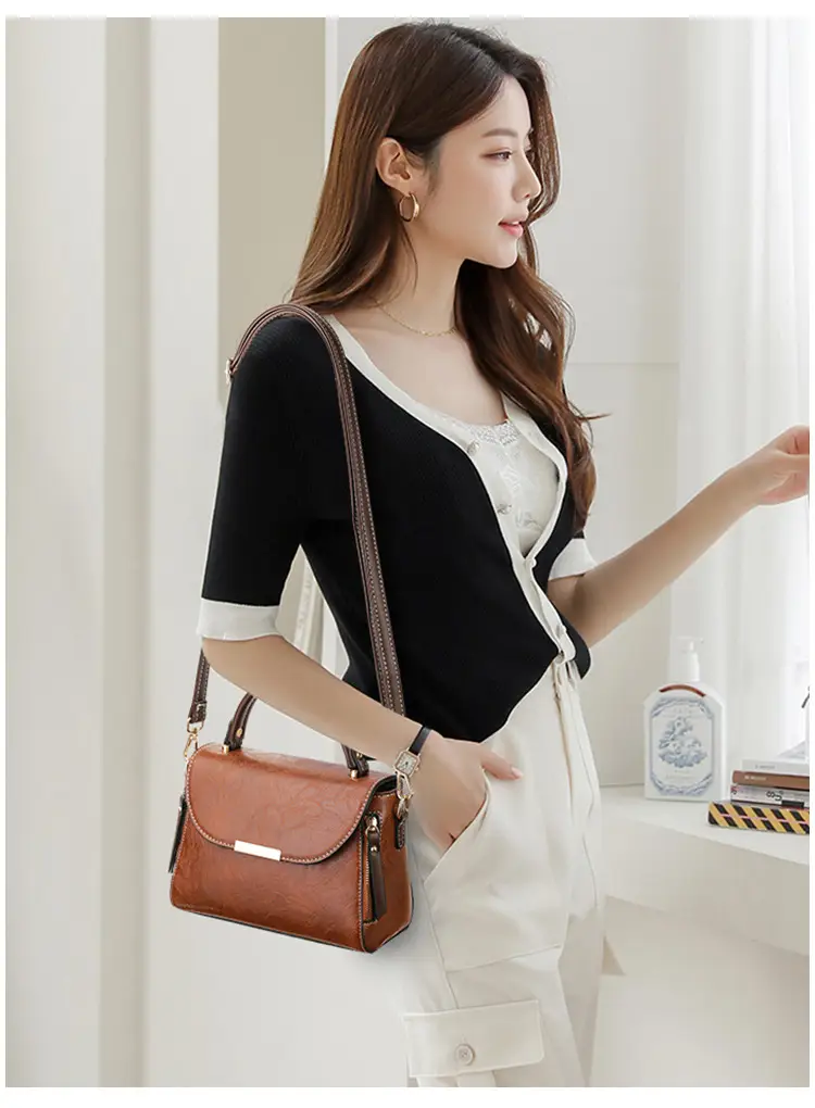 Women's Crossbody Bag with Zipper Compartment Brown Leather — feature 15