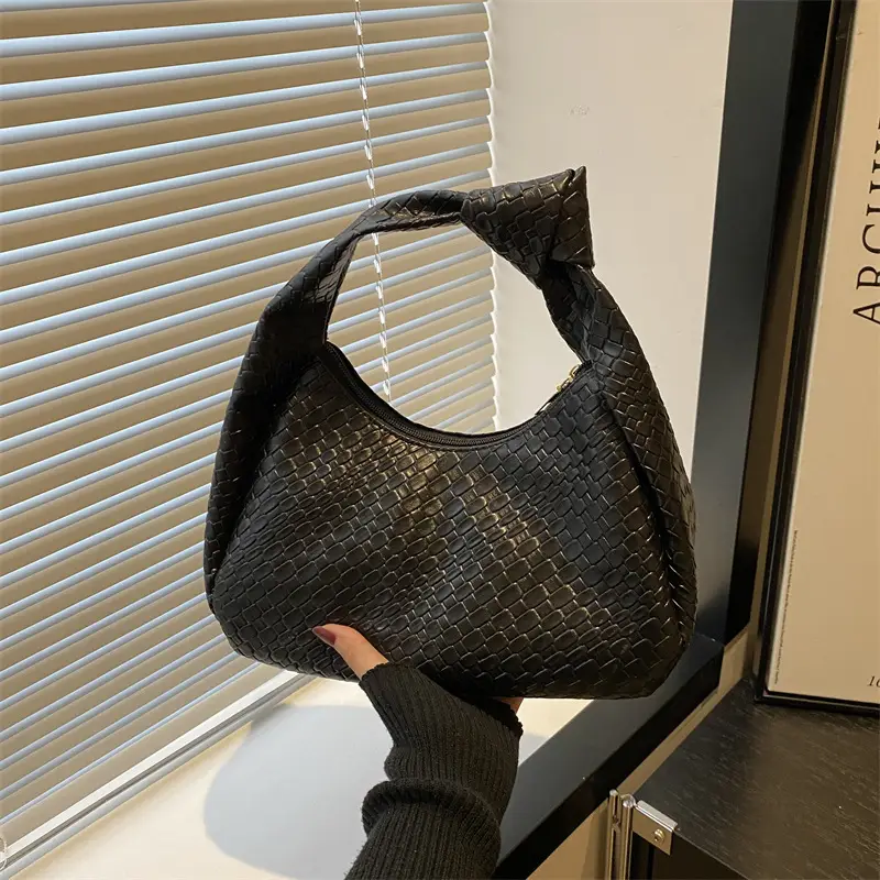Retro Woven Diamond Bag for Women Large Capacity Casual Shoulder Bag - Image 5