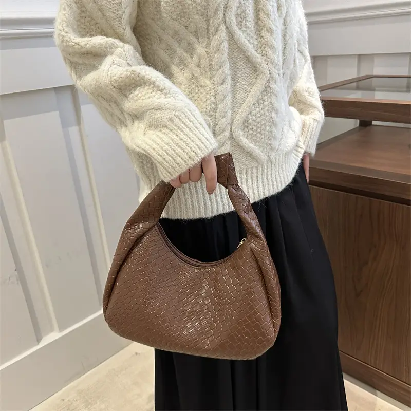 Retro Woven Diamond Bag for Women Large Capacity Casual Shoulder Bag - Image 7