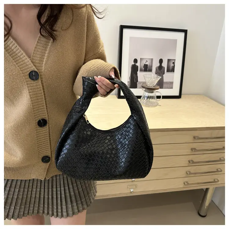 Retro Woven Diamond Bag for Women Large Capacity Casual Shoulder Bag — feature 16
