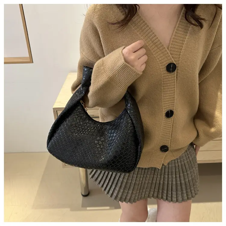 Retro Woven Diamond Bag for Women Large Capacity Casual Shoulder Bag — feature 17