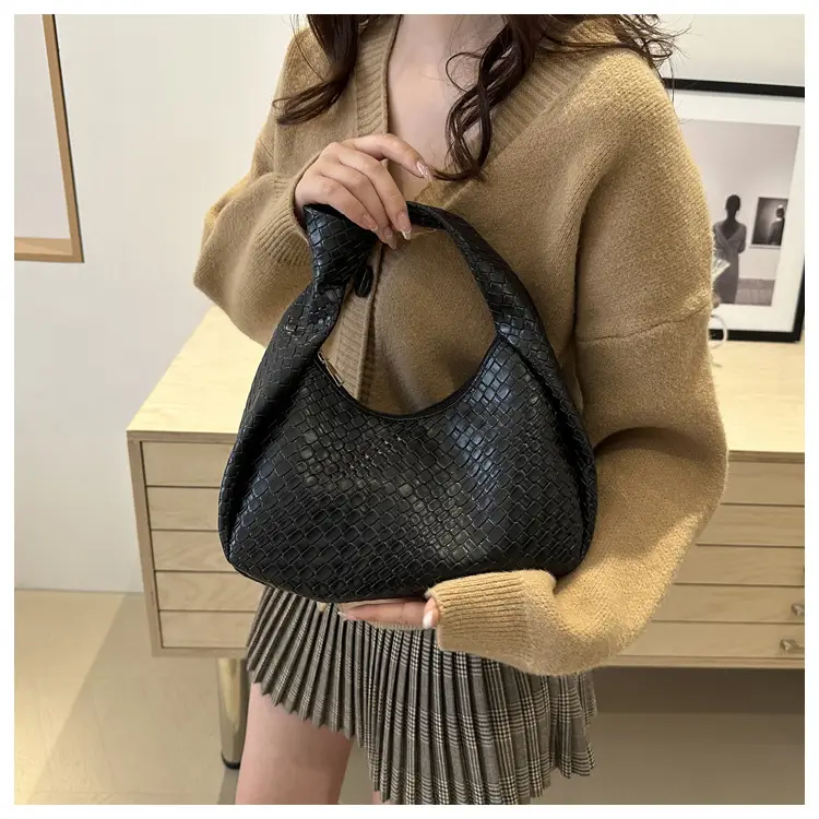 Retro Woven Diamond Bag for Women Large Capacity Casual Shoulder Bag — feature 18