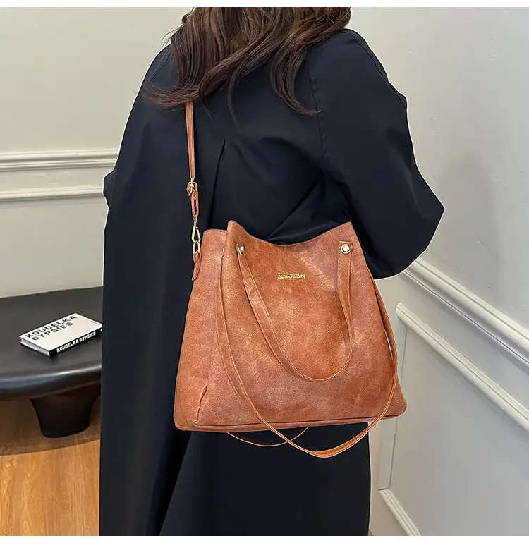 Women's Brown Leather Shoulder Crossbody Bag 2024 Winter New — feature 11