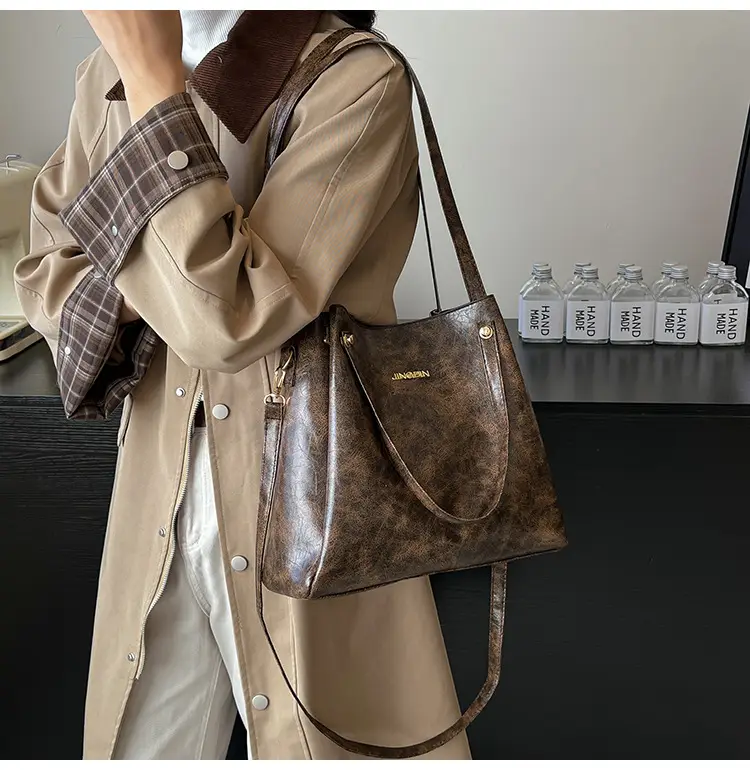 Women's Brown Leather Shoulder Crossbody Bag 2024 Winter New — feature 6