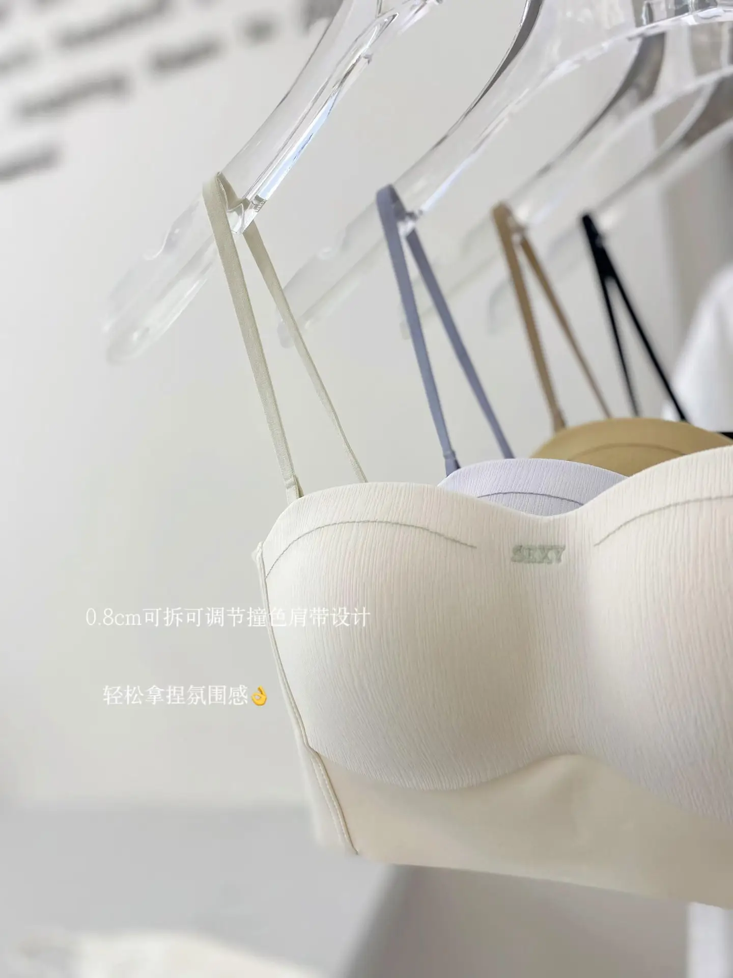 Small Bust Push-Up Bra for Women Seamless Palm Cup Side Support — feature 16