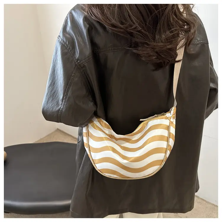 Textured Striped Women's Shoulder Crossbody Bag Large Capacity — feature 11