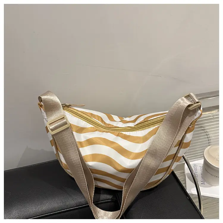 Textured Striped Women's Shoulder Crossbody Bag Large Capacity — feature 21