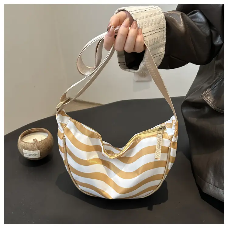 Textured Striped Women's Shoulder Crossbody Bag Large Capacity — feature 9