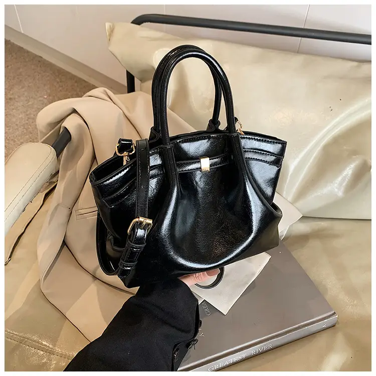 Black Faux Leather Crossbody Bag 2024 Trendy — feature 10