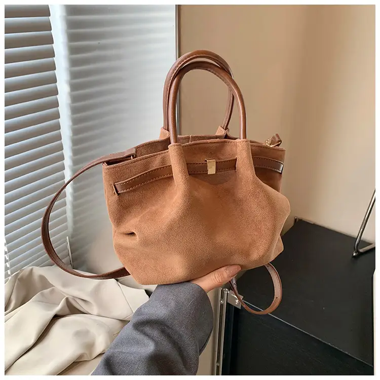 Black Faux Leather Crossbody Bag 2024 Trendy — feature 14