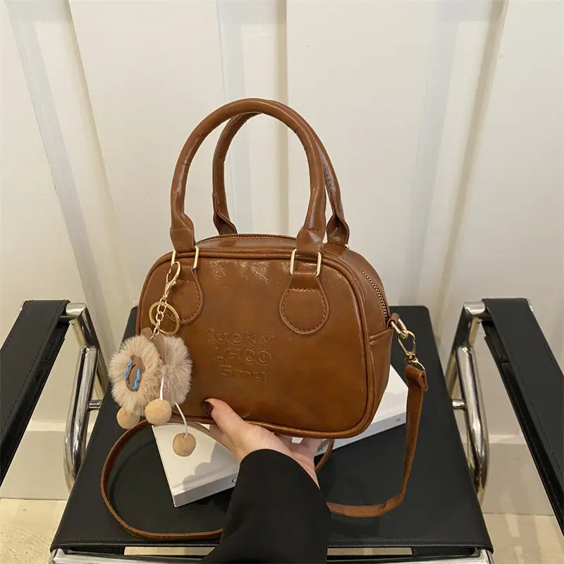 2024 Winter Women's Black Shoulder Bag with Crossbody Strap - Image 7